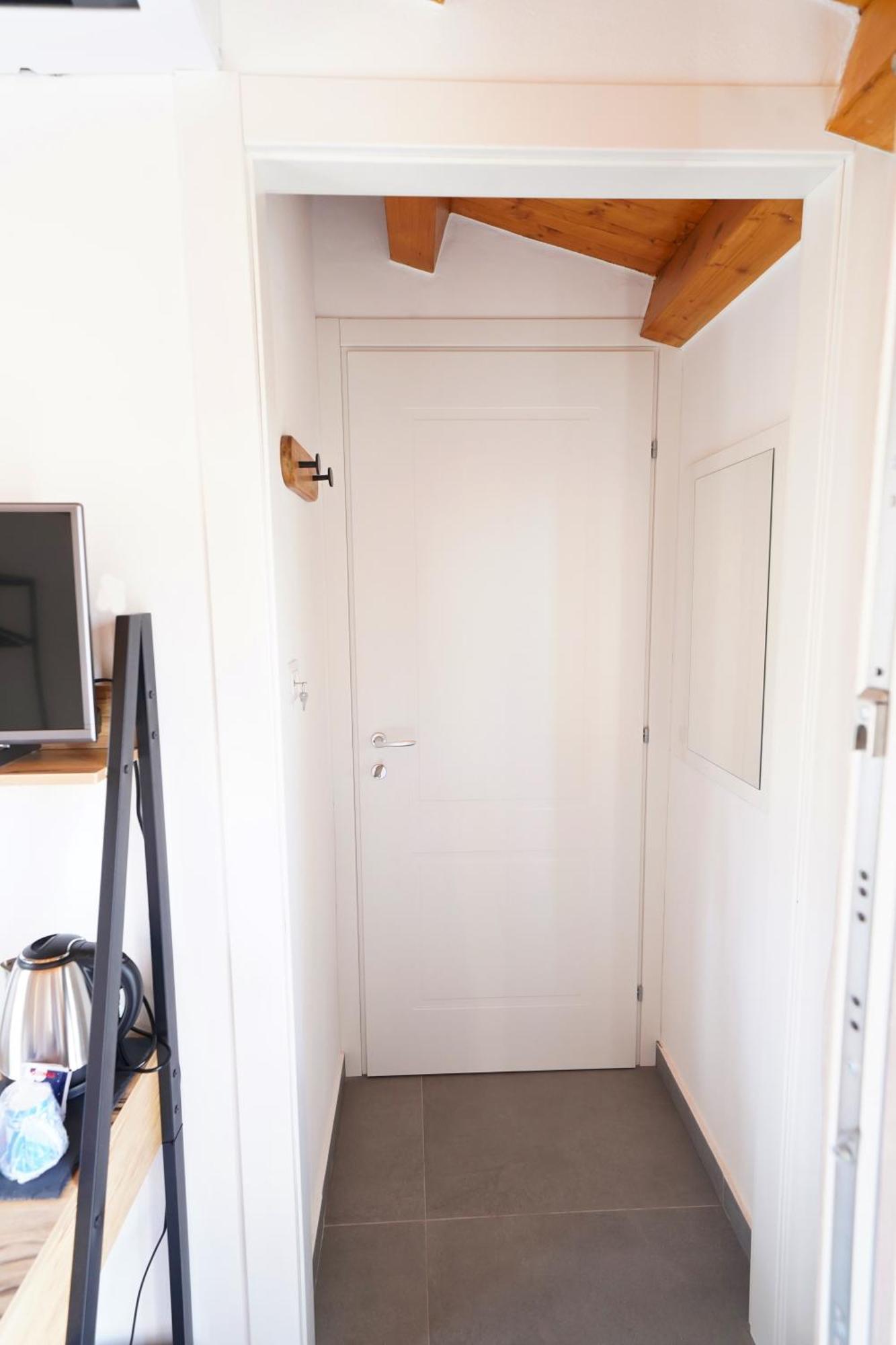 Ducas Rooms And Suite Ласкарі Екстер'єр фото