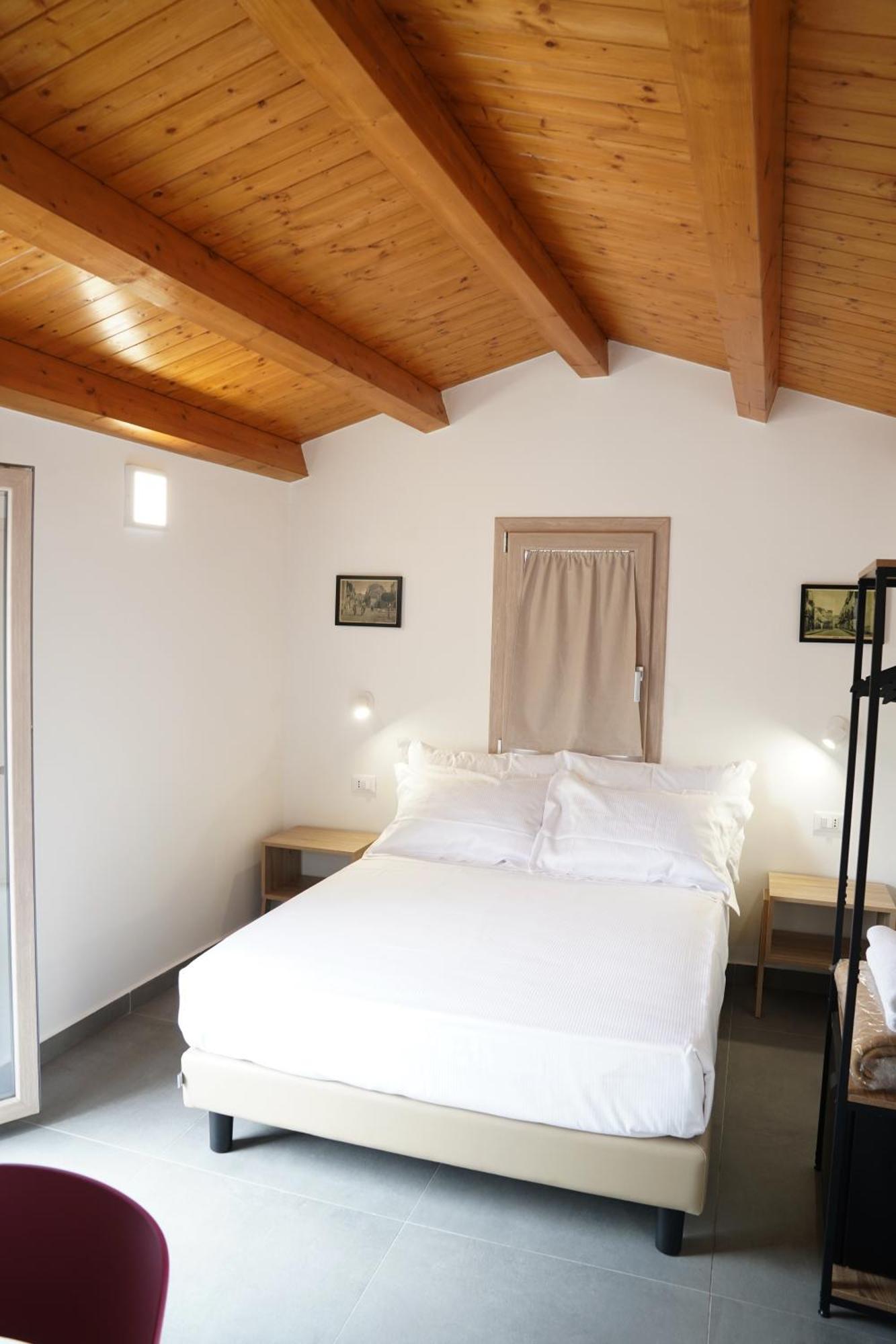 Ducas Rooms And Suite Ласкарі Екстер'єр фото