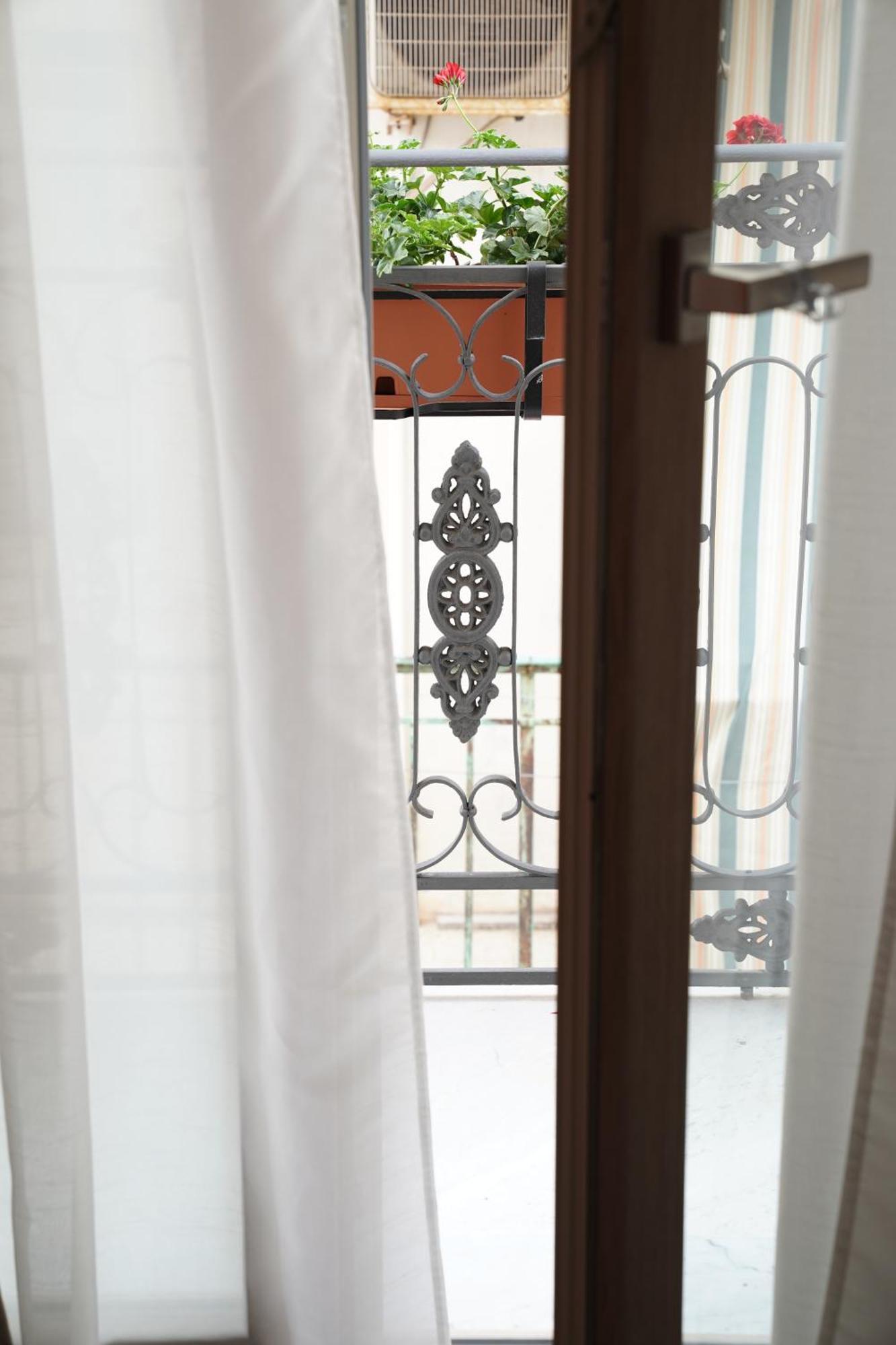Ducas Rooms And Suite Ласкарі Екстер'єр фото