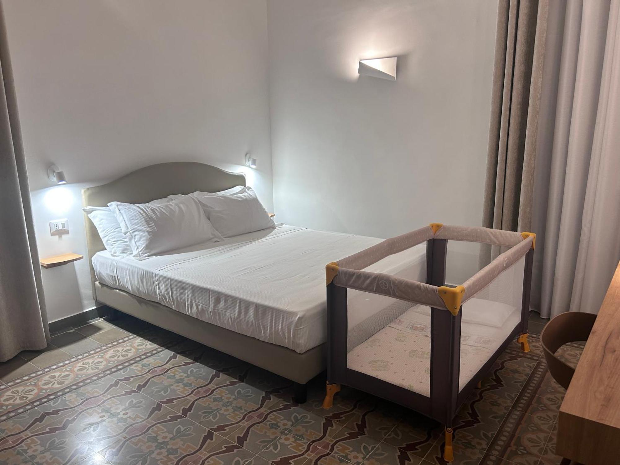 Ducas Rooms And Suite Ласкарі Екстер'єр фото